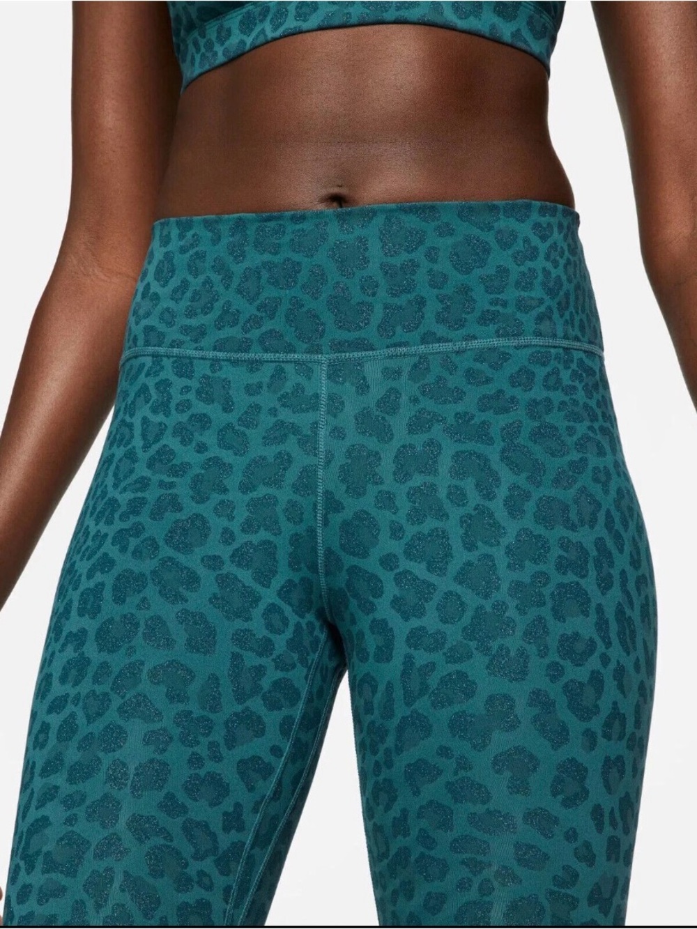 NIKE One Dri-FIT Green Leopard Glitters Printed Mid-Rise Leggings - Picture 4 of 7
